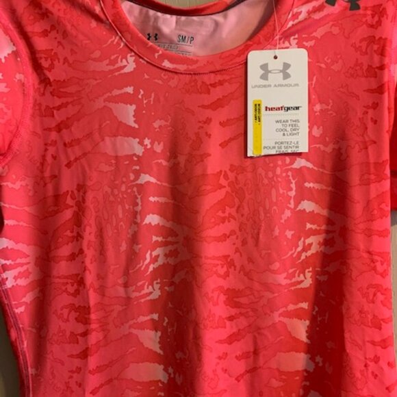 Under Armour Ladies Size S Fitted Heat Gear Cool, Light, Dry Active Wear T-Shirt - Picture 3 of 6